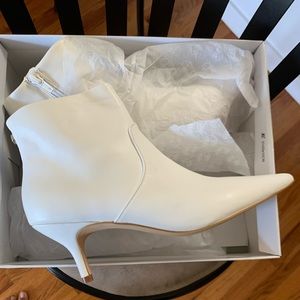 Brand new Steve Madden white booties